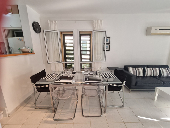 Others 5, Cyprus Townhouse/ Queen Bed/ Pool/ Patio/air/freep