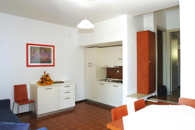 Room 5, Residence Pratone, Garda, Verona