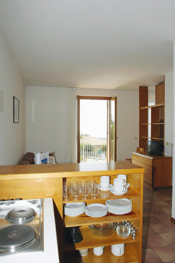 Dining 2, Apartment in Costemano With Pool, Verona
