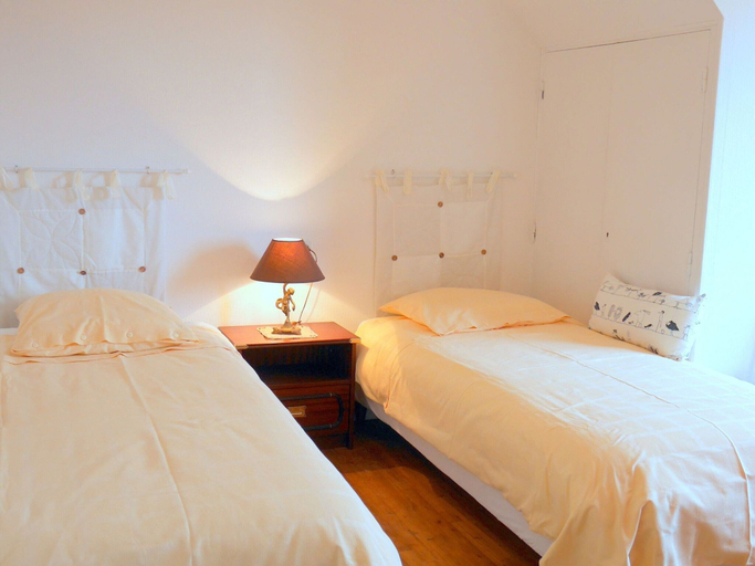 Bedroom 2, Semi-detached House, Plouguerneau, Finistère
