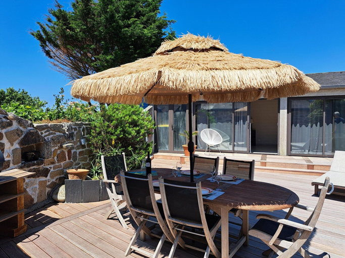 Dining 3, Breton Granite Stone House, Camaret-sur-mer, Finistère