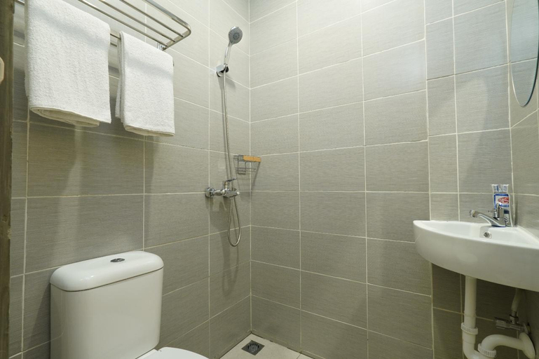 Bathroom 5, Grand Valora Siliwangi Kostel, Semarang