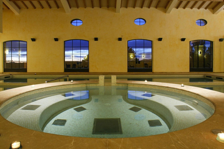Spa treatment, Resort in Var With Golf & Wellness, Var