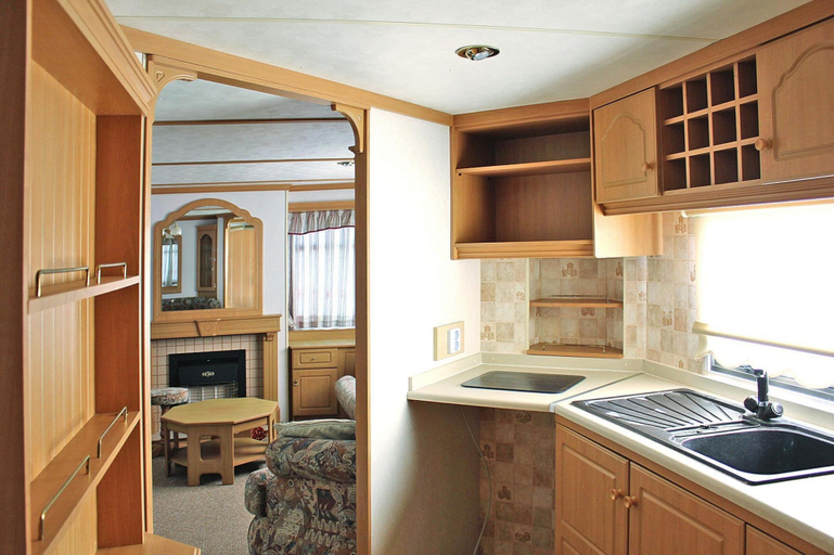 Private kitchen 4, Beautiful Bungalow Directly at the Lake in Nadole, Wejherowo