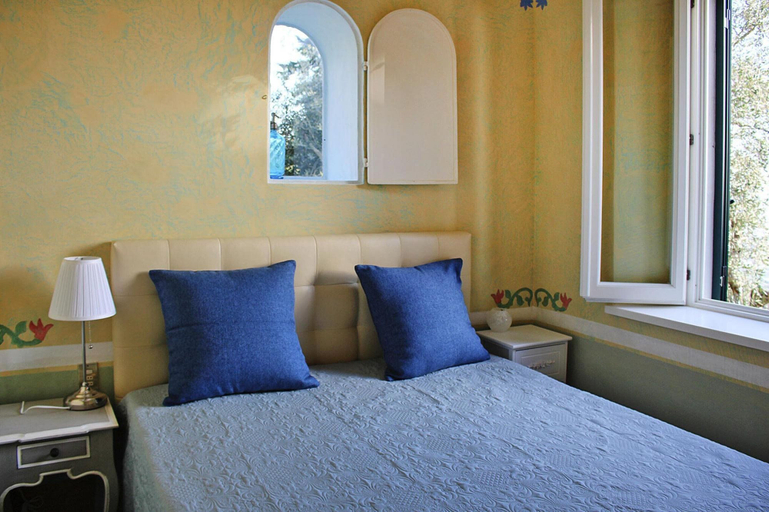 Bedroom 2, Villa Fiorita, Monteggiori, Lucca