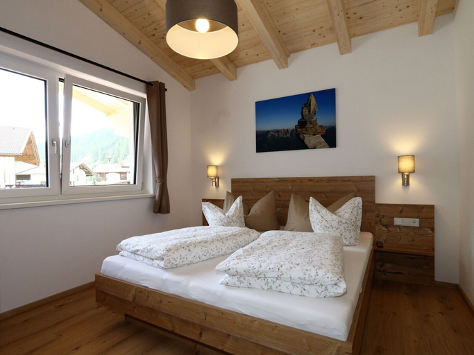 Room 5, Apartment in Milders With Stubai Supercard, Innsbruck Land