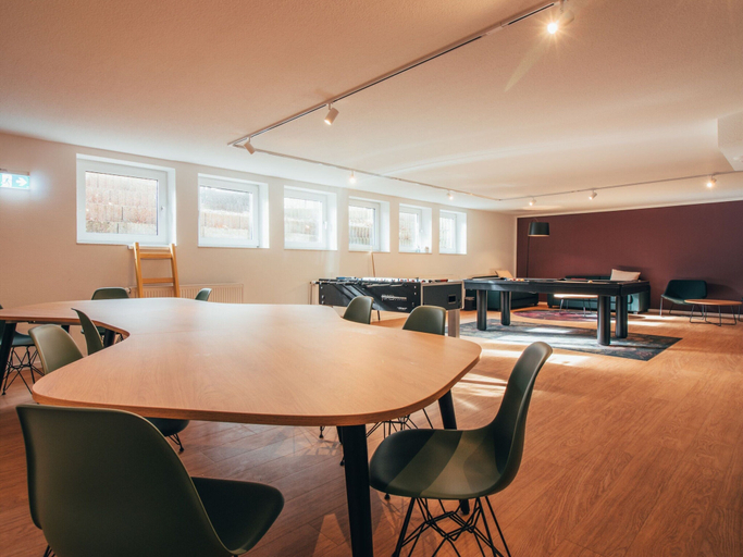 Game room, Komfortable Wohnung mit SPA und Pool, Wittmund