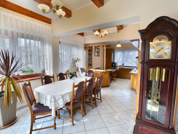 Dining 5, Holiday Villa With Sauna, Right on the Beach, Kołobrzeg