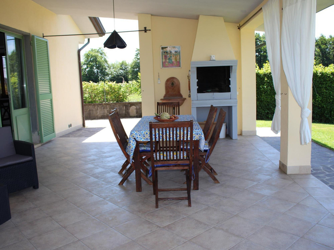 Dining 3, Holiday House in Versilia With Pool & Beaches, Lucca