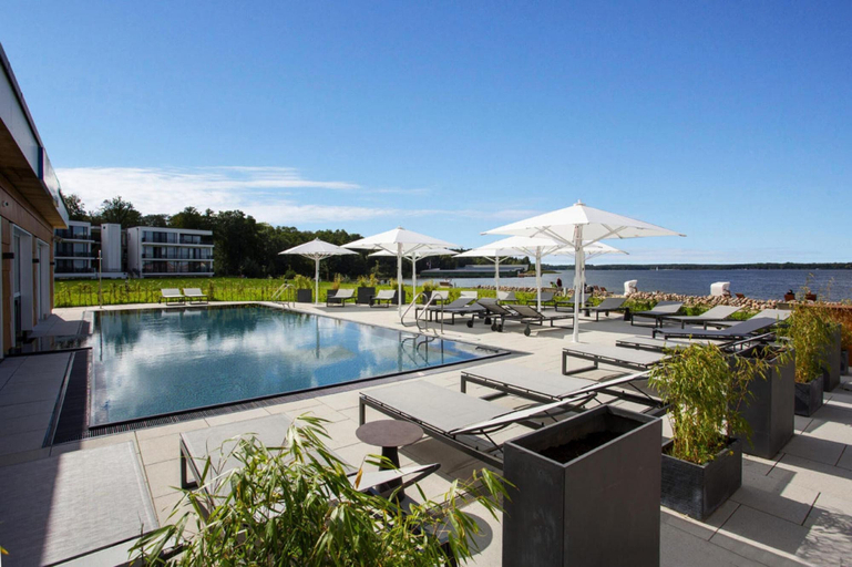 Pool 4, Appartements im Maremuritz Yachthafen Resort, Mecklenburgische Seenplatte