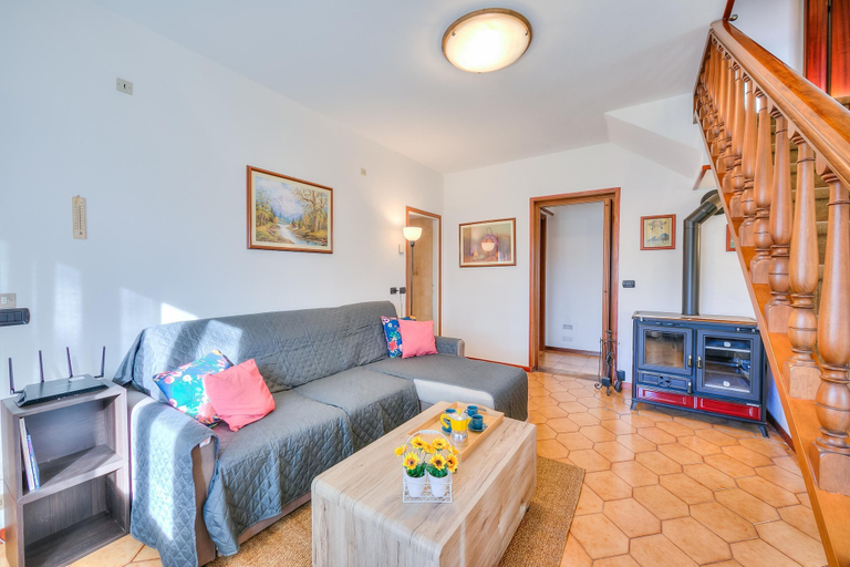 Others 3, Cedar House Villa Few Minutes From Lake, Varese