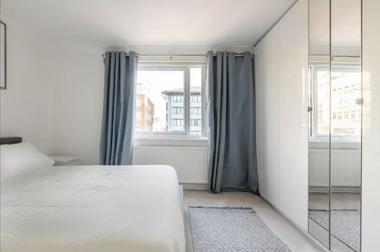 Bedroom 4, Spacious 1 bed Apartment With Parking & Balcony!, London