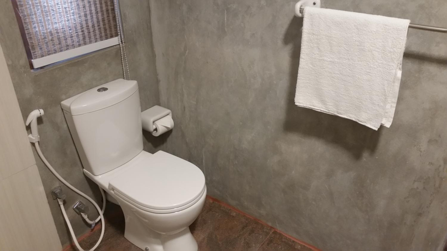 Bathroom 3, Kutumbaya, N. Palatha East