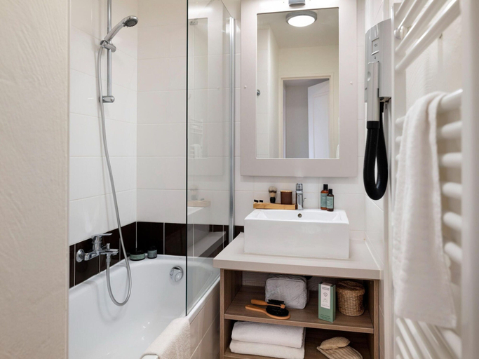 Bathroom, Apartment With Seaview, Var