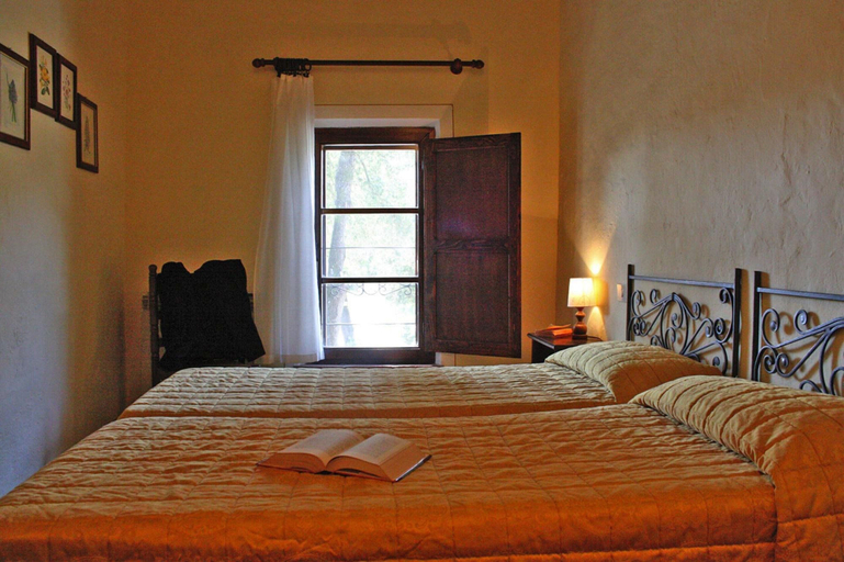 Bedroom 4, Apartment in Montaione With Carport, Siena