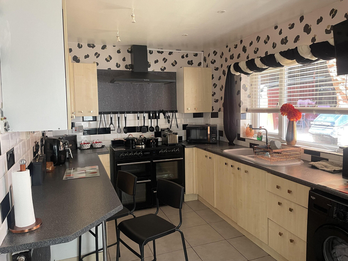 Others 5, Immaculate 3-bed House in Bridgnorth, Shropshire