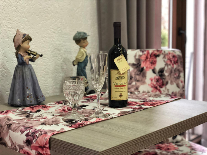 Food & Drinks, Guest House Alea