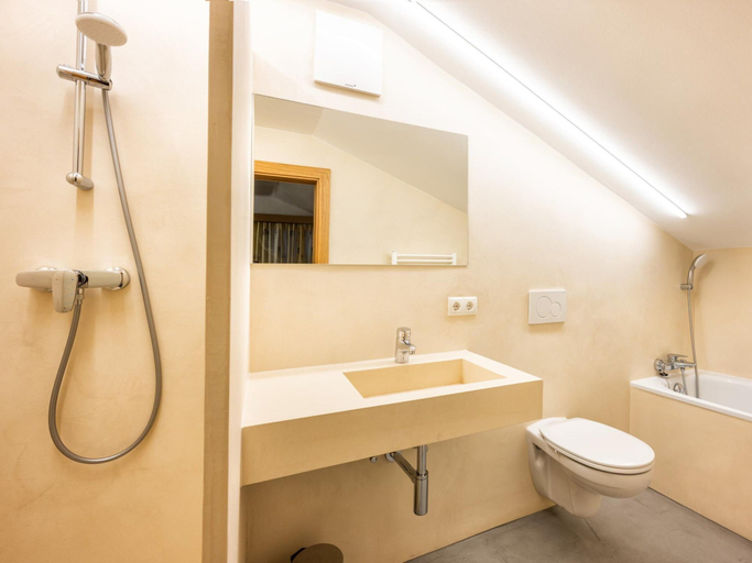 Bathroom 3, Apartment in Flachau with Mountain Views, Sankt Johann im Pongau