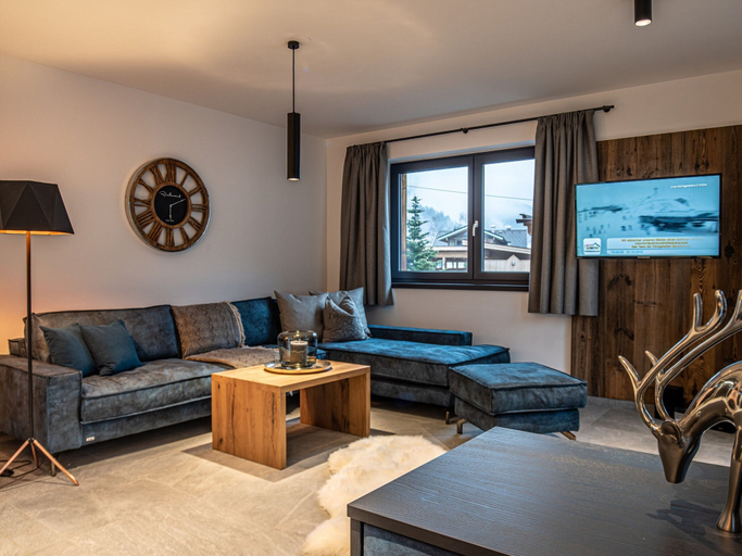 Others 4, Chalet in Pinzgau Near Ski Slopes & Sauna, Zell am See