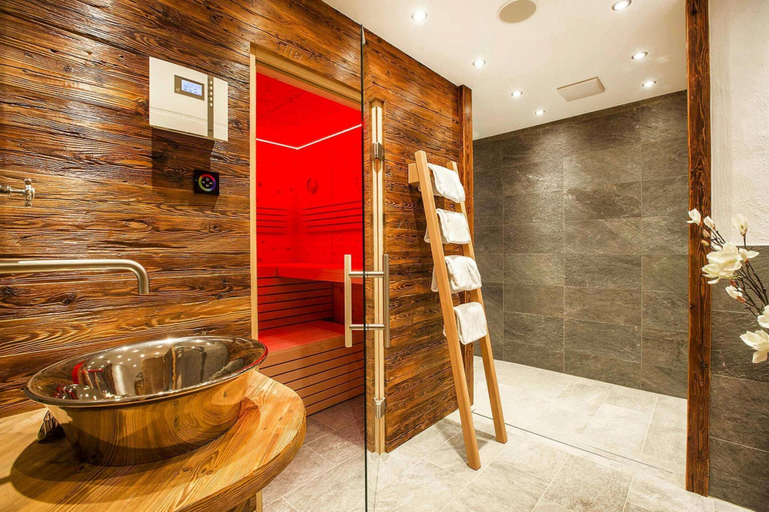 Others 4, Chalet in Konigsleiten With Mountain Views & Spa, Zell am See
