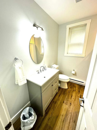 Room 2, Cozy Unit King bed Laundry, New Castle
