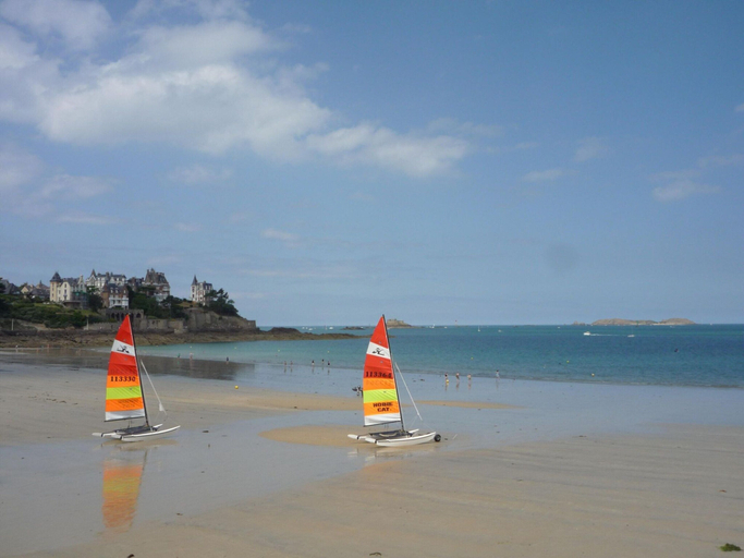 Others 5, Quiet Duplex Apartment in St Briac sur Mer, Ille-et-Vilaine