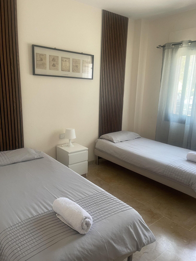 Bedroom 3, 2 Bed Flat-sleeps 4-pets-parking-marina Duquesa, Málaga