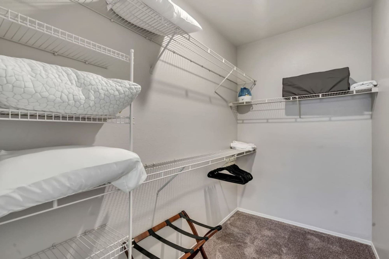 Room 3, L189 at Mountain View by CDH, Davis