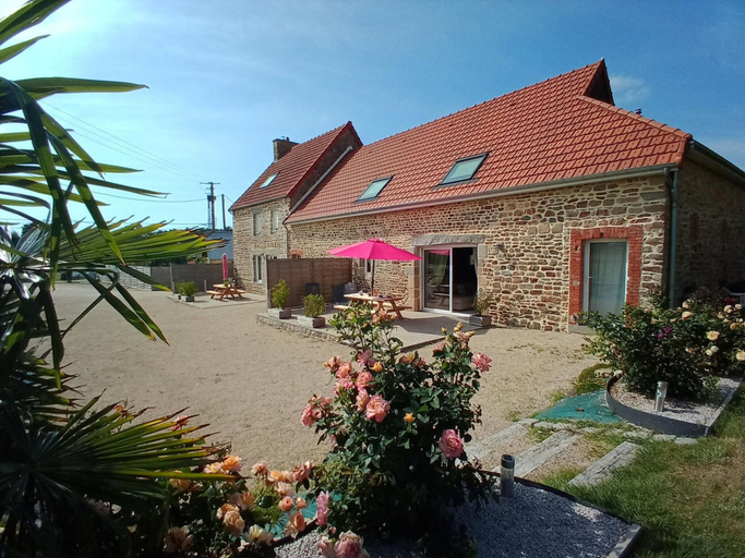 Others 5, Semi Detached House, Bacilly, Manche