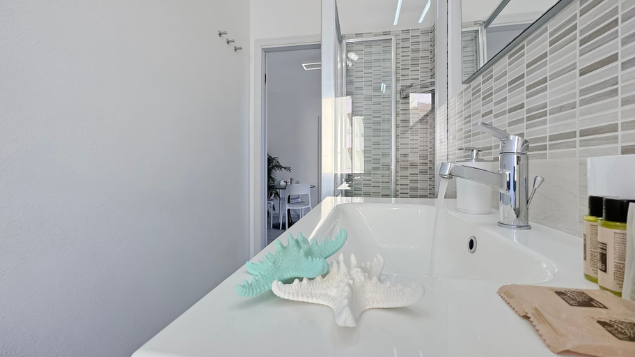 Bathroom 5, Turchesino Apartment, Olbia-Tempio