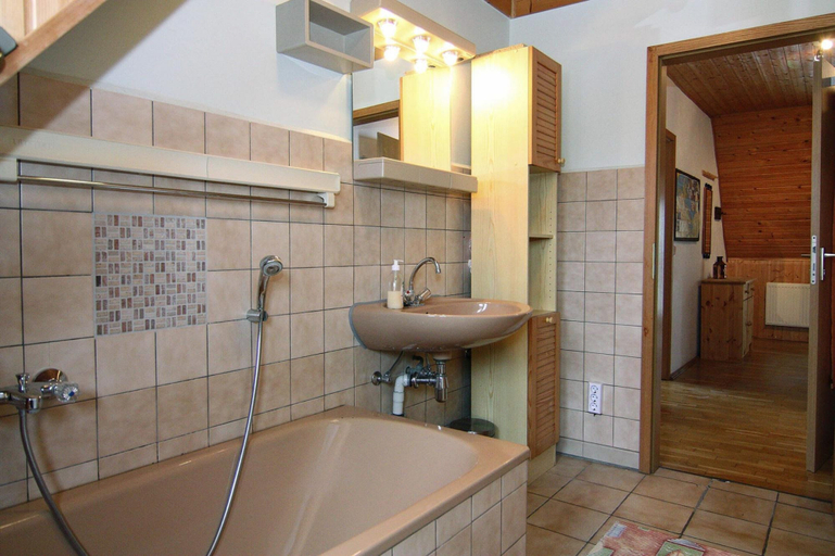 Bathroom 2, Apartment Wiesenschein, Moenkebude, Vorpommern-Greifswald