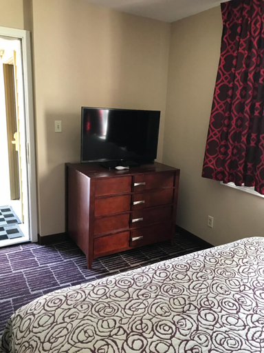 Others 3, Economy Inn, Multnomah
