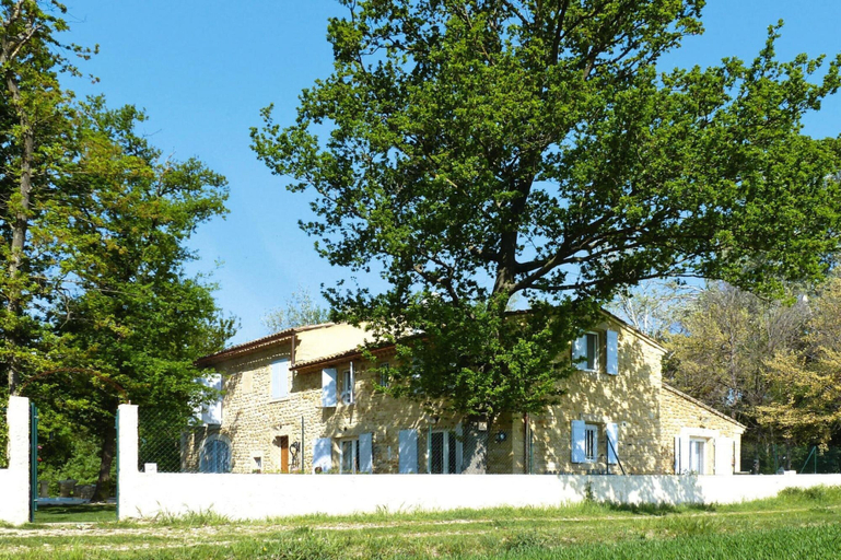 Exterior & Views 2, Apartment in Caderousse with Pool, Vaucluse