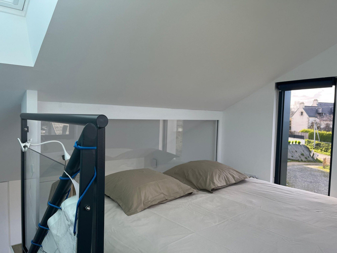 Room 5, Flat in France Near Sandy Beaches, Finistère