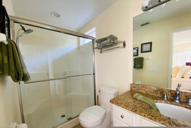 Room 3, Spacious 4-bedroom Villa With Private Pool Game Room in Southern Dunes, Polk