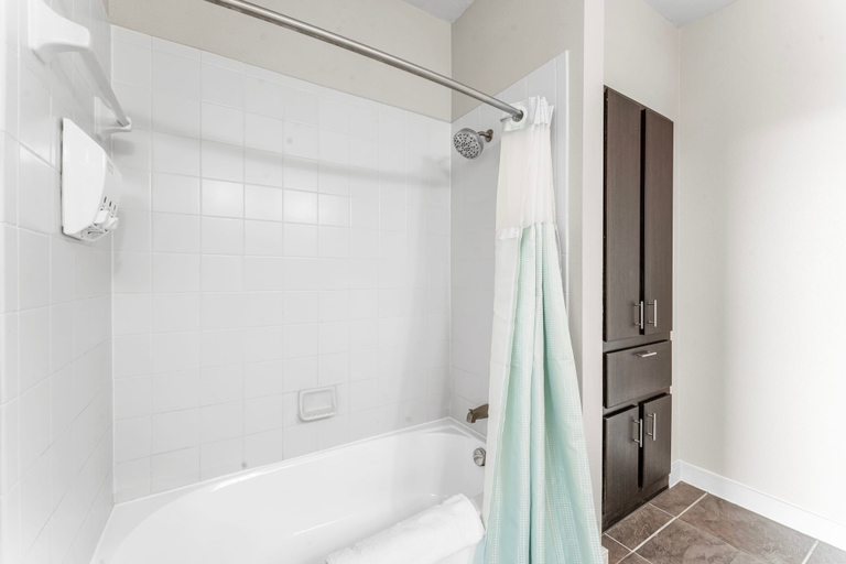 Room 4, Airy Soco 2BR King Suite w Gympickleballlaundry, Travis