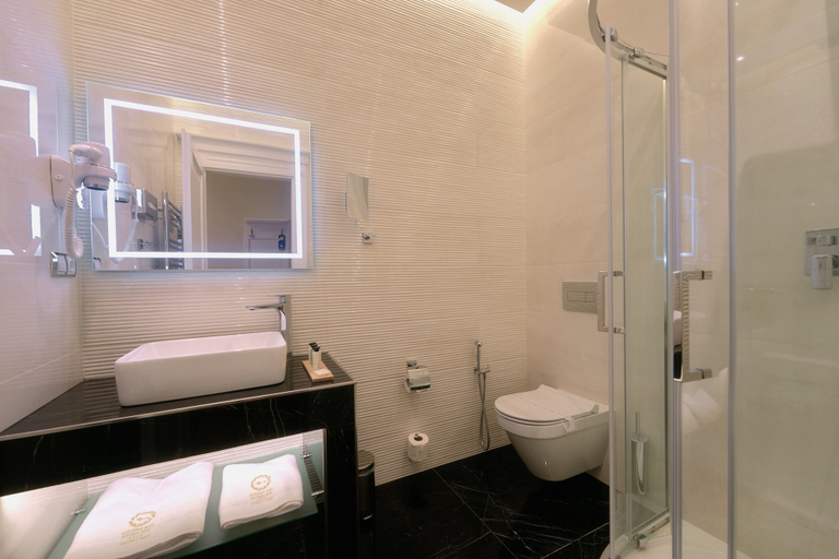 Bathroom 3, Golden Key Boutique Hotel, Karlovy Vary