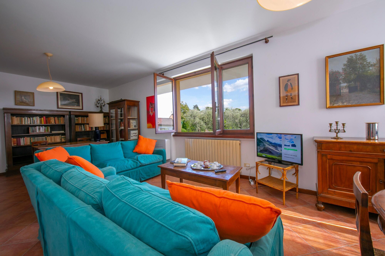 Room 5, Bardolino Garden Pool Tennis on the Lake, Verona