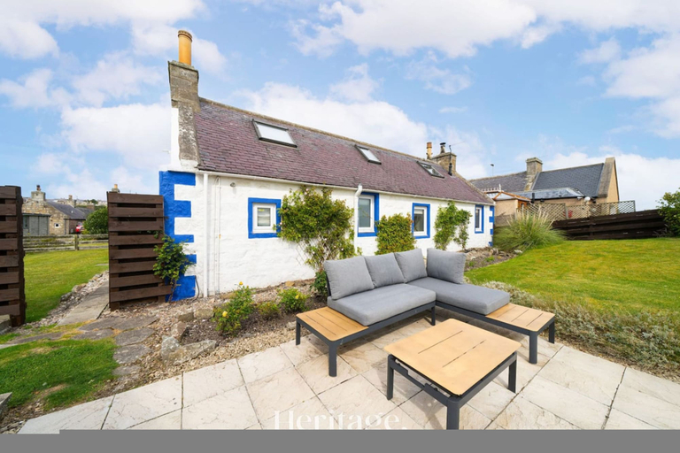 Room 3, Beach Cottage Pet Child Friendly Stay in Moray, Moray