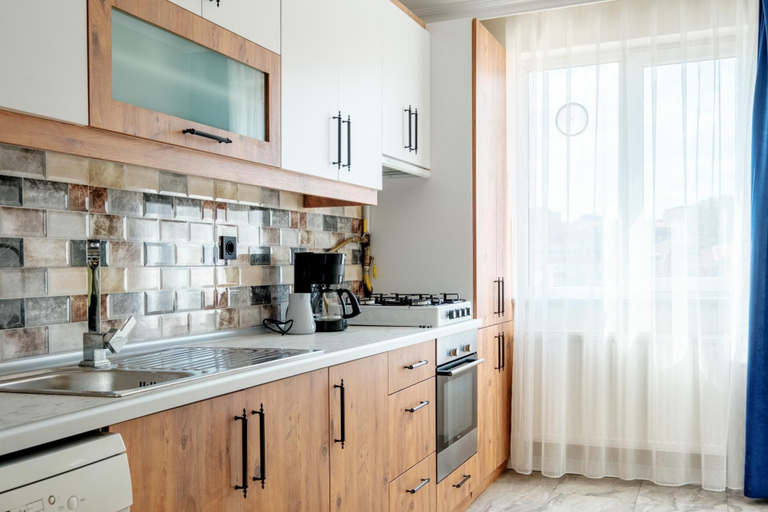 Room 3, Vibrant Duplex With Terrace 2 min to Cevahir Mall, Beşiktaş