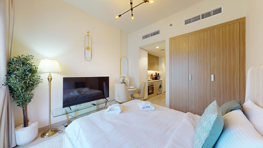 Room 4, Al Meydan - Azizi Riviera 46 - 714, Dubai