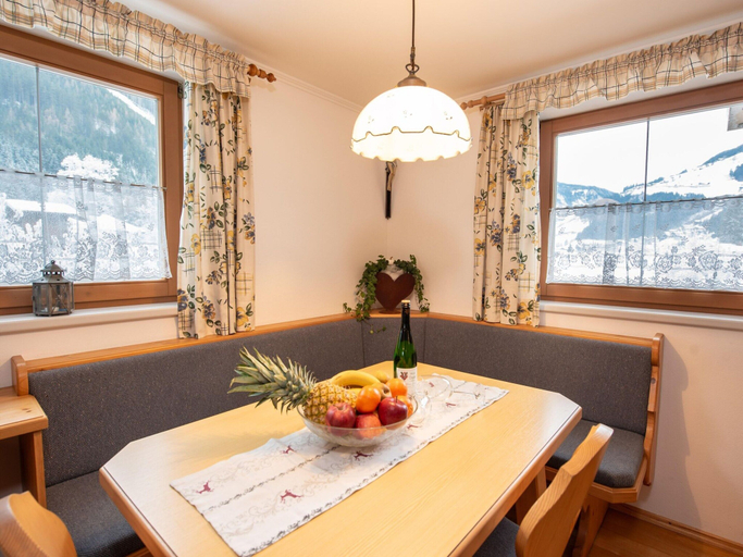 Others 5, Apartment in Wald Near Krimml Waterfalls, Zell am See
