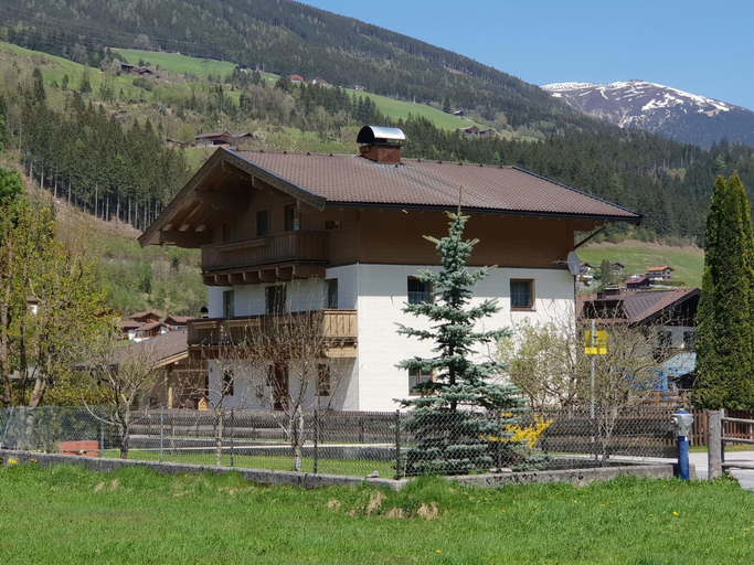 Others 4, Apartment in Wald Near Krimml Waterfalls, Zell am See