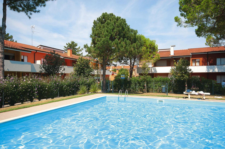 Pool 3, Villas Nautilus With Shared Pool in Bibione, Venezia