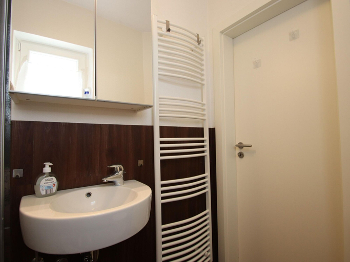 Bathroom 5, House in Dornumersiel Near Sandy Beach, Aurich