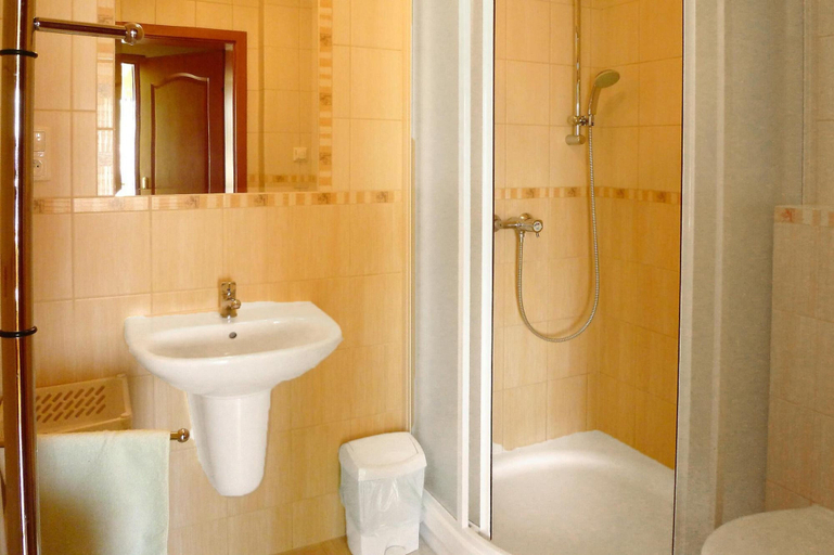 Bathroom 5, Semi-detached House With Fireplace, Rowy, Słupsk