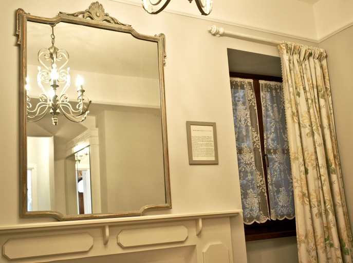 Bathroom 3, Le Sei Dame, Parma