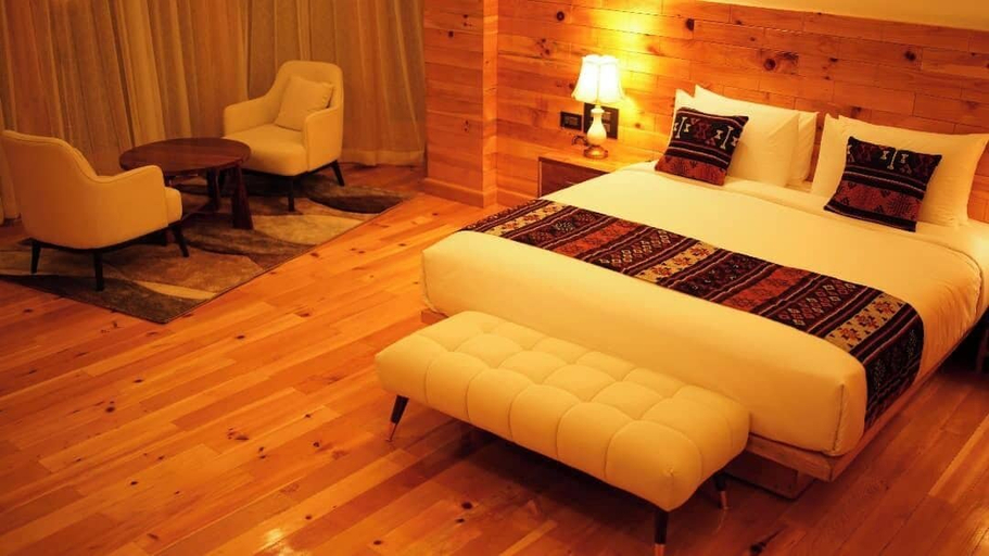 Others 4, Hotel Sandalwood, Tsento