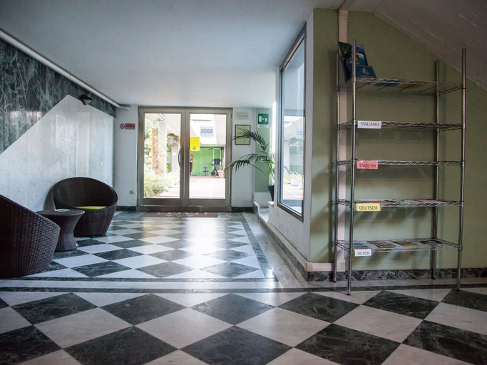 Interior, Apartment in Residenza Alberghiera Italia, Luni, La Spezia