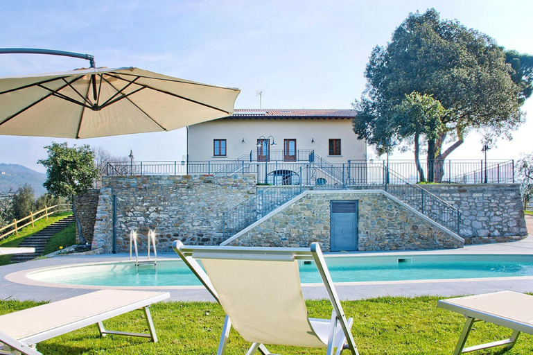 Pool 5, Charming Agritourism in Tuscany, Pistoia